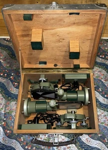 VINTAGE WILD HEERBRUGG SWITZERLAND US 1960 SURVEYING SURVEY TARGET SET - Picture 1 of 17