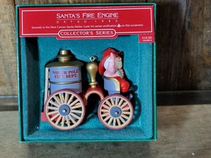 1985 Hallmark - SANTA'S FIRE ENGINE - HERE COMES SANTA ORNAMENT - IN BOX - Bild 1 von 10