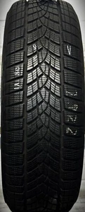 1x Winterreifen Goodyear Ultra Grip Performance + SUV 215/65 R17 99V U80 8mm D22 - Bild 1 von 8