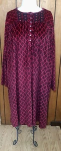 Secret Treasure Red Geometric Velvet Night Gown Size 4 X - Picture 1 of 4
