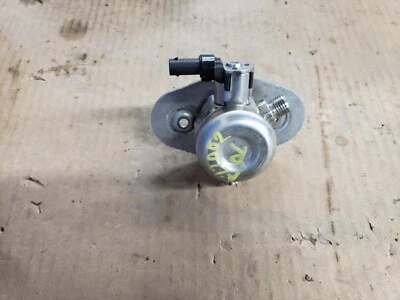 Левый топливный насос двигателя 16 17 18 19 BMW 750i - Изображение 1 из 4