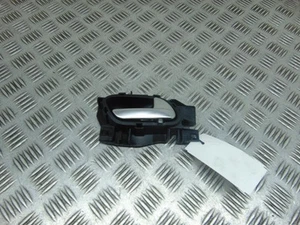 Manija puerta interior trasera fuera de juego peugeot 208 mk1 2012-2020r - Imagen 1 de 6