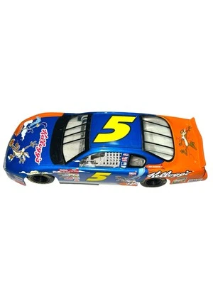 RARE Terry Labonte #5 Kellogg’s 2001 Looney Tunes Rematch 1/24 - Image 1 of 4