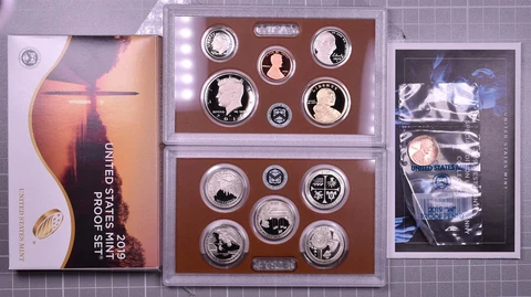 2019 Clad Proof 10 Coin Set Plus W Proof Penny Cover