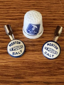 Vintage Morton SALT Werbung Lot 2 Metall Bleistift Top Clips & Porzellan Fingerhut - Bild 1 von 12
