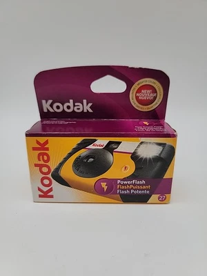 Kodak PowerFlash 35mm Single Use Film Camera 27 Exposures Expired 03/2010 - Image 1 of 4