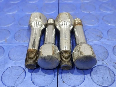 03-12 Maserati Quattroporte M139 Juego de cuatro pernos de rueda cromados OEM 803384 Foto 1 de 3