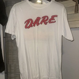 D.A.R.E. Tropical Shirt-keeping Kids Off Drugs Tan Medium - Picture 1 of 5