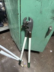 GREENLEE 708 - RATCHETING CABLE CUTTER ELECTRICAL - Picture 1 of 6