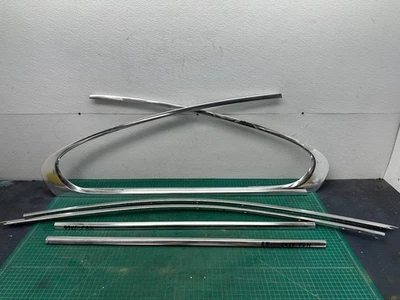 09-11 JUEGO DE MOLDURAS DE VENTANA DE PUERTA DELANTERA Y TRASERA JAGUAR XF XFR NEGRO FABRICANTE DE EQUIPOS ORIGINALES Foto 1 de 4