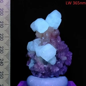 Calcite fluorescent  & phosphorescent crystals w/ Heulandite & Stilbite 175ct - Picture 1 of 9