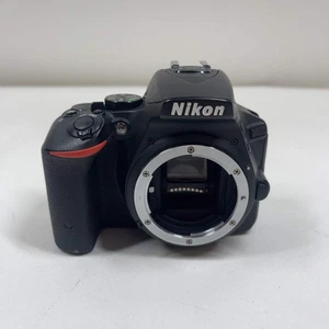 Nikon D5500 24.2MP Digital SLR DSLR Camera - Picture 1 of 8