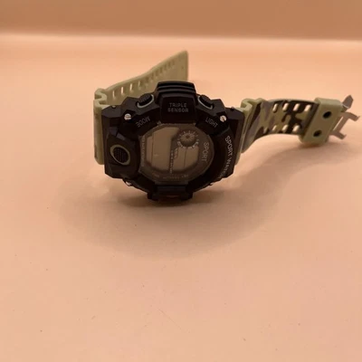 Reloj deportivo digital para hombre correa camuflada multifunción resistente al agua negro verde Foto 1 de 4
