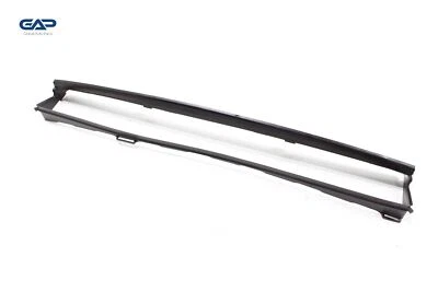 2017 - 2024 LAND ROVER DISCOVERY RADIATOR SUPPORT LOWER AIR DEFLECTOR OEM - Image 1 of 4