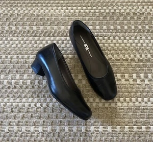 SAS Milano Black Leather Pumps Heels 7 W Wide - Picture 1 of 10