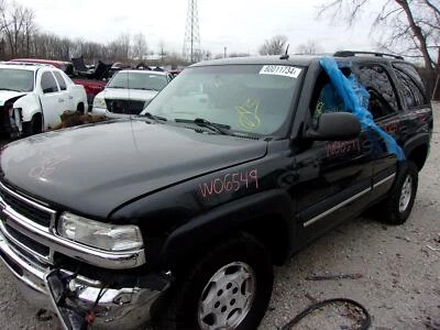 Used Front Right Door fits: 2005 Chevrolet Tahoe classic style creased door skin Foto 1 de 4