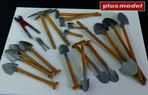 PLUS MODEL 192 - SAPPER TOOLS - 1/35 RESIN KIT + PHOTOETCHED - Picture 1 of 3