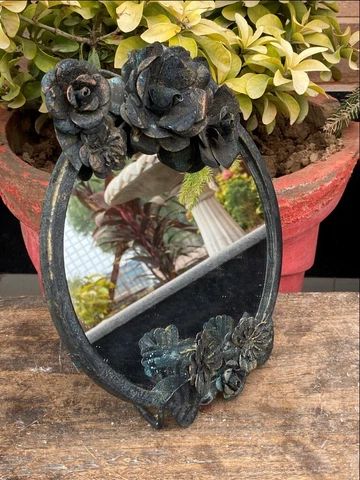VINTAGE RARE ELEGANT METAL ROUND FRAME MIRROR WITH ROSE AND FLOWER DESIGN Cover
