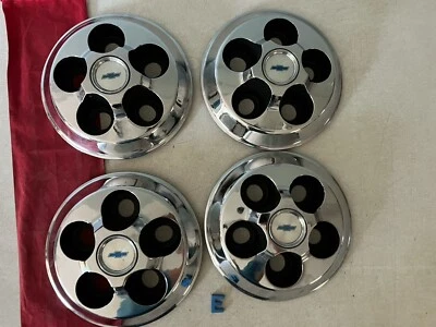 #E (SET 4) 1968-70 Chevrolet Camaro Chevelle Nova COPO Center Caps 552659 - Image 1 of 4