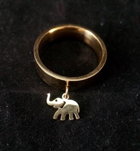 Elephant Charm Ring Gold Tone Ring. Size R1/2 (US 9). Costume Jewellery. Unisex  - Picture 1 of 3