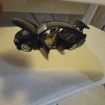 2006  AUTOart  Auto ART  1/18 Black LEXUS IS350 Sedan Diecast Model Car - Image 1 of 4