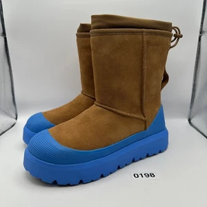 Stivali UGG Uomo 8 Classici Corti Ibridi Castagno Blu Cielo Scamosciato 1143992 - Foto 1 di 6