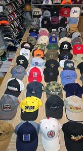 65 Mützen Vintage, Modern, Y2K Lifestyle Werbung Skate Industrial mehr Caps - Bild 1 von 20