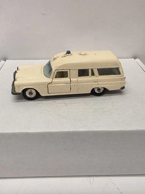 Ambulancia Lesney Matchbox King Size K-6 Mercedes Benz “binz” Foto 1 de 4
