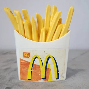 Contenedor de plástico para papas fritas McDonald’s Play de colección inserto para freír - Imagen 1 de 4