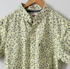 Levi's Men's Short Sleeve Floral Shirt Size M Yellow Blue Button Up Casual - Picture 1 of 10