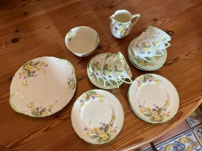 Royal Doulton 21-Piece 'April' V2000 Teaset - 6 settings - excellent condition - Image 1 of 3