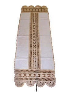 VICTORIAN TABLE RUNNER HEAVY LINEN CROCHET LACE SCALLOP TRIM AND CENTER PANEL - Picture 1 of 9