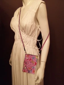 Abendtasche mit Kristallnieten neu ROSA SCHMETTERLINGE Handyträger Umhängetasche - Bild 1 von 6