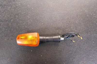 YAMAHA YX600 RADIAN FZX700 FZR600R FZR400 LUZ PISCANTE DE SETA DIANTEIRA DIREITA - Imagem 1 de 4