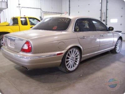 Brazo de control inferior superior delantero usado se adapta a: Jaguar Xj8 2004 delantero superior Foto 1 de 4