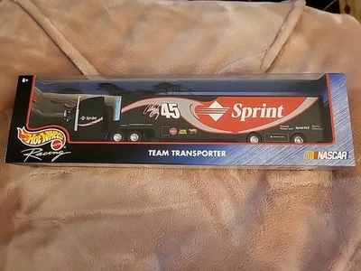Transportador Hot Wheels 27612 1:64 Kyle Petty #45 Sprint Racing Team Foto 1 de 4