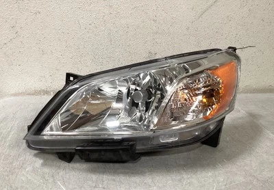 Faro izquierdo halógeno Nissan NV200 2013-2018 usado OEM Foto 1 de 4