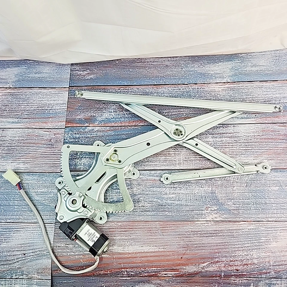 Регулятор стеклоподъемника передний правый для Toyota Matrix Pontiac Vibe Dorman 748221 новый из старых запасов - Изображение 1 из 4