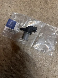 NEW Mercedes-Benz Genuine R129 W140 W463 C215 R199 AMG Camshaft Position Sender - Picture 1 of 1