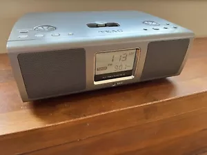 TEAC GR-10i Hi-Fi Table Radio - Picture 1 of 6