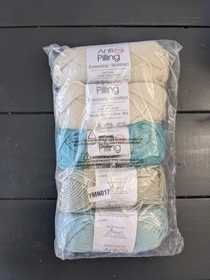 Premiere Anti-Pilling Everyday Worsted Yarn Lot of 5 YMN017 - Image 1 of 2