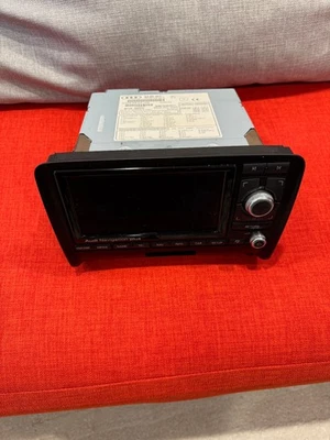 Receptor de radio Audi TT Quattro 2010-2015 8J0-035-193-F + DVD de navegación Foto 1 de 4