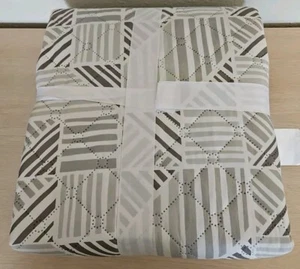 Edredón Reversible Comfort Bay Talla 86"x86" 100% Poliéster Gris Líneas Geométricas - Imagen 1 de 8