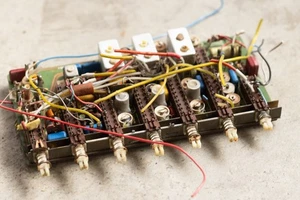 Grundig SATELLIT 6000 6001 Radio Parts Button PCB Keyboard Key Button Switch - Imagen 1 de 2