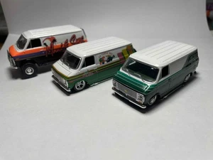 M2 Machines '71 CHEVROLET Van 3 car set, loose - Picture 1 of 4