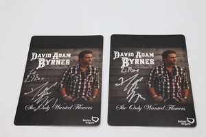 David Adam Byrnes Country Music Firmado Autografiado 5x7 Lote De 2 - Imagen 1 de 4
