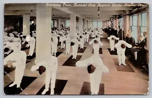 1910er Dayton, Ohio NCR Mitarbeiter Übungsklasse nationale Registrierkasse Postkarte - Bild 1 von 3
