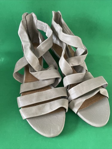 NUOVI CLARKS SOFTWEAR sandali donna con tacco e cinturino colore beige taglia 7