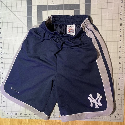 True Fan Boys Yankees MLB Baseball Gym Short Blue Silver Elastic Waist Small  8 Cover