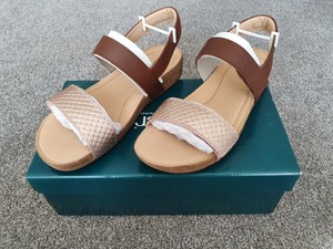 womens sandals sale